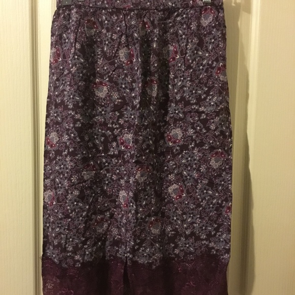 NWT! Abercrombie floral skirt sz L - Picture 1 of 2